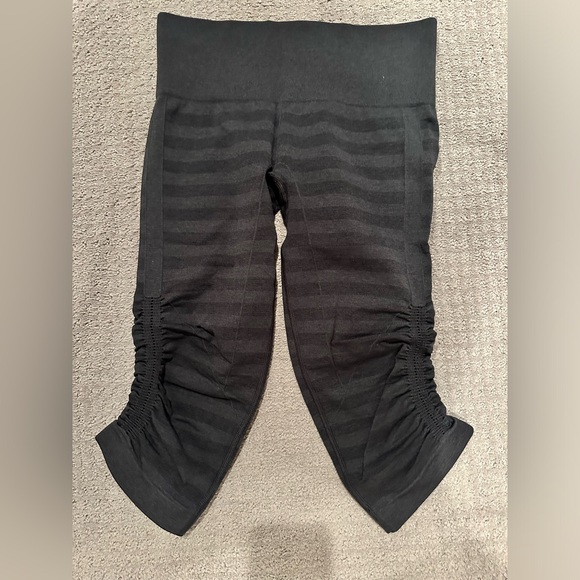 Lululemon In The Flow Crop Capris - Picture 2 of 4